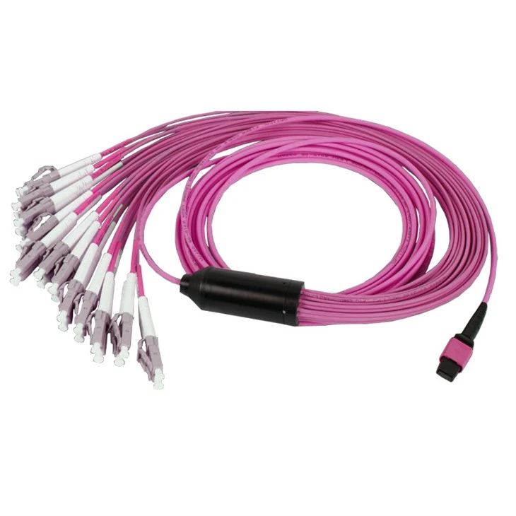 Amarillo 12 Cable de fibra óptica MPO-LC estándar utilizado para interconectar los conjuntos de cassette